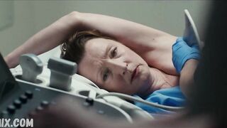 Lesley Manville Desnudándose, escena erótica en Ordinary Love (2019)