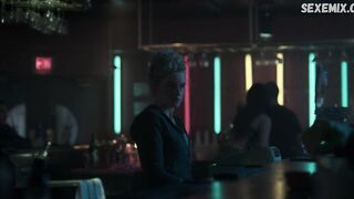 Mariana Novak exibiu seios nus, cena em Ozark s02e01 (2018)