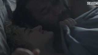 Julia Garner escena sexy al estilo misionero en Ozark s03e06e08 (2020)