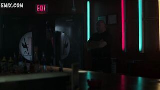 Kiley Casciano bailando striptease, escena Ozark s02e02 (2018)