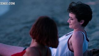 Amanda Campana, escena lésbica de Giulia Salvarani en Summertime (2020)