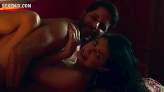 Sex mit Aislinn Derbez, Szene in Das Haus der Blumen (2019)