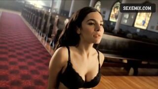 Martha Higareda monja sexy, Escena en Smokin' Aces 2: Assassins' Ball