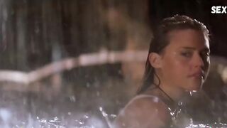 Estella Warren sexy, scena in Kangaroo Jack (2003)