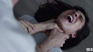 Brüste von Aurora Perrineau, Szene in Into The Dark s01e08 (2019)