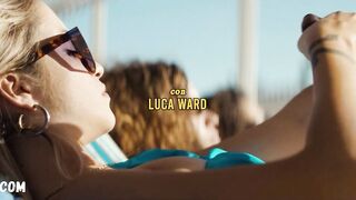 Giulia Schiavo, Claudia Tranchese sexy, escena de bikini en Sotto il sole di Riccione (2020)