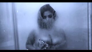 Bath.Tub.Rajsi Verma baño de MILF,