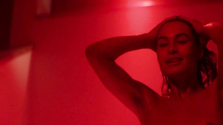 Milena Gorum desnuda, escena erótica de The Black Room (2016)