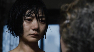 Doona Bae nuda, scena erotica da Sense8 s02e03, scena erotica da04 (2017)