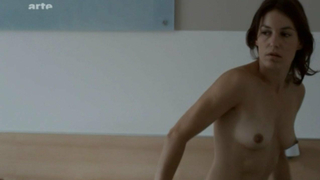 Nicolette Krebitz desnuda, escena erótica de Unter dir die Stadt (2010)