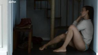 Nicolette Krebitz desnuda, escena erótica de Unter dir die Stadt (2010)