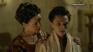 Anna Brewster nue, scène érotique de Versailles s02e07 (2017)