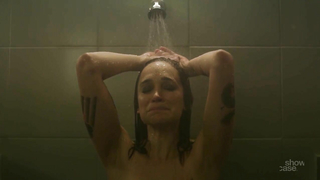 Nicole da Silva sexy, cena erótica de Wentworth s05e02 (2017)