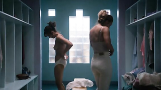 Alison Brie desnuda, escena de sexo de GLOW s01e01 (2017)