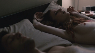 Rose Leslie desnuda, escena de sexo de Sticky Notes (2016)