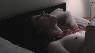 Rose Leslie desnuda, escena de sexo de Sticky Notes (2016)