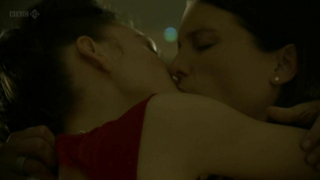 Anna Skellern desnuda, Heather Peace desnuda, escena de sexo de Lip Service s02e06 (2012)