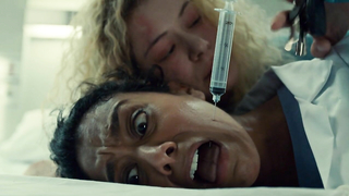 Tatiana Maslany desnuda, escena erótica de Orphan Black s05e02 (2017)