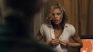 AnnaLynne McCord sexy, escena de sexo de Día de Muertos (2008)