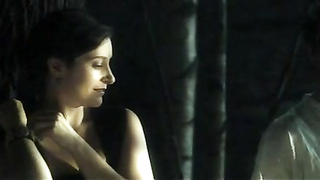 Assumpta Serna desnuda, Amira Casar desnuda, escena erótica de El pianista de los terremotos (2005)