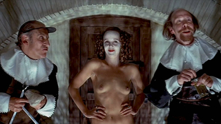 Gemma Jones nuda, Georgina Hale nuda, scena erotica da The Devils (1971)