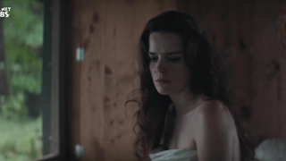 Roxane Mesquida desnuda - escena de la película: Mercurio en Retrógrado (2017)