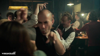 Liv Lisa Fries desnuda - Babylon Berlin t04e12 (2022)