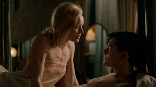 Celebridades desnudas »: Kate Bosworth sexy - SS-GB s01e03 (2017)