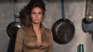 Célébrités nues » Raquel Welch sexy - Hannie Caulder (1972)