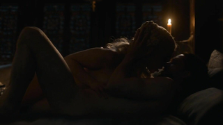 Celebridades desnudas » Emilia Clarke desnuda - Juego de Tronos t07e07 (2017)