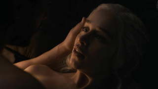 Celebridades desnudas » Emilia Clarke desnuda - Juego de Tronos t07e07 (2017)