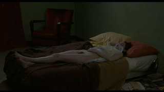 Famosas desnudas » Roxane Mesquida desnuda - A ma soeur (2001)