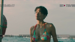 Çıplak ünlüler » Halle Berry seksi - Dark Tide (2012)