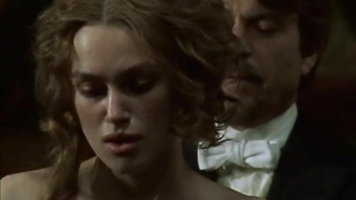 Célébrités nues » Keira Knightley nue - Le Docteur Jivago (2002)