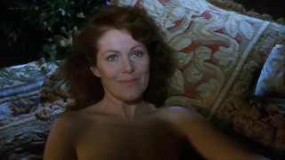 Celebridades desnudas » Lynn Redgrave desnuda - Getting It Right (1989)