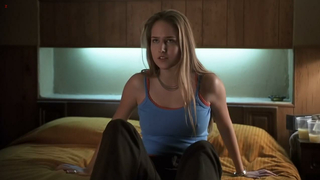 Celebridades desnudas » Leelee Sobieski sexy - Joy Ride (2001)