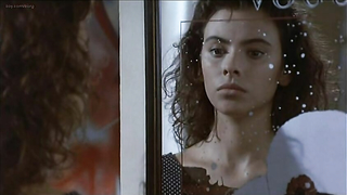 Célébrités nues » Mathilda May nue - La Passerelle (1988)