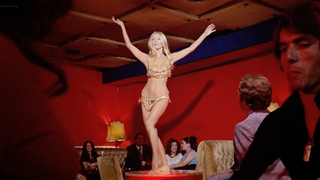 Célébrités nues » Barbara Bouchet sexy - Milano calibro 9 (1971)