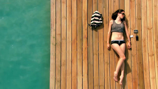 Celebridades desnudas » Kaya Scodelario sexy - Skins s03 (2009)