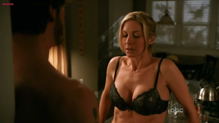 Celebridades desnudas » Elizabeth Mitchell sexy - V s02e08 (2011)