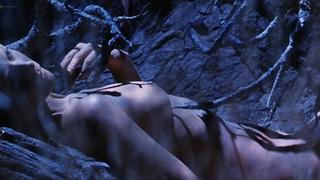 Famosos desnudos » Carey Lowell desnuda, Jenny Seagrove desnuda - The Guardian (1990)