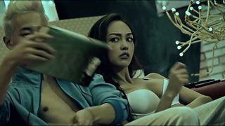 Celebridades desnudas » Jessica Cambensy desnuda, Candy Yuen desnuda - Zombie Fight Club (2014)