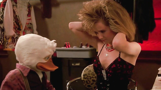 Celebridades desnudas » Lea Thompson sexy - Howard the Duck (1986)