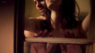 Célébrités nues » Kristin Wallace nue, Lyndsy Fonseca sexy - Moments of Clarity (2016)