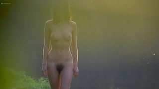 Celebridades desnudas » Willeke van Ammelrooy desnuda - Louisa een woord van liefde (1972)