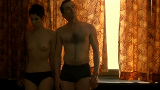 Famosas desnudas » Anna Mouglalis desnuda - La vie nouvelle (2002)