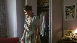 Nude celebs - Elizabeth Pena nude - Jacob's Ladder (1990)