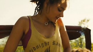 Nude celebs - Sasha Lane nude - American Honey (2016)