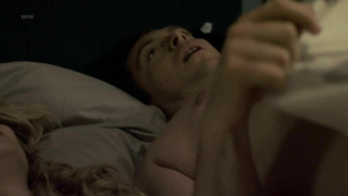 Emily Beecham desnuda - escena de sexo de Pulse (2010)