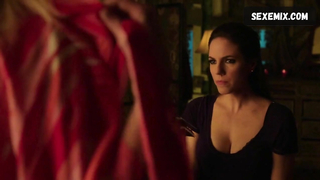 Rachel Skarsten, Anna Silk Lesbian, scène dans Lost Girl s03e12 (2013)